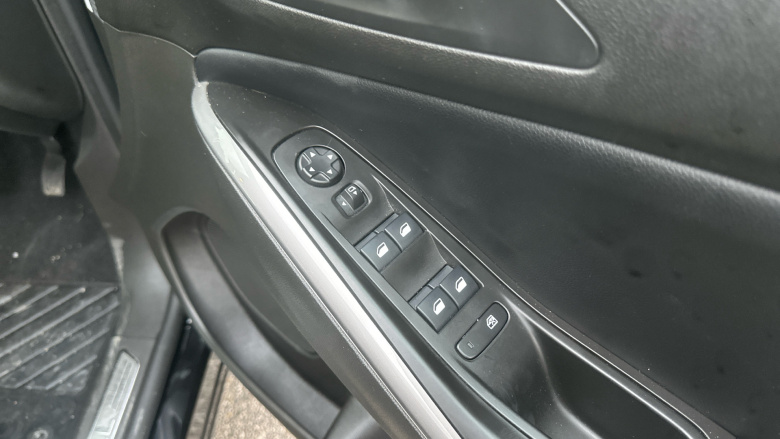 Vauxhall Grandland 1.2 Turbo Ultimate 5dr Petrol Hatchback